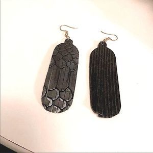 Black snakeskin pattern dangle earrings jewelry accessories faux leather earring
